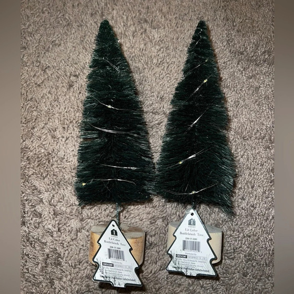 NWT 2 Lit Bottle Brush Christmas Trees - Picture 2 of 6